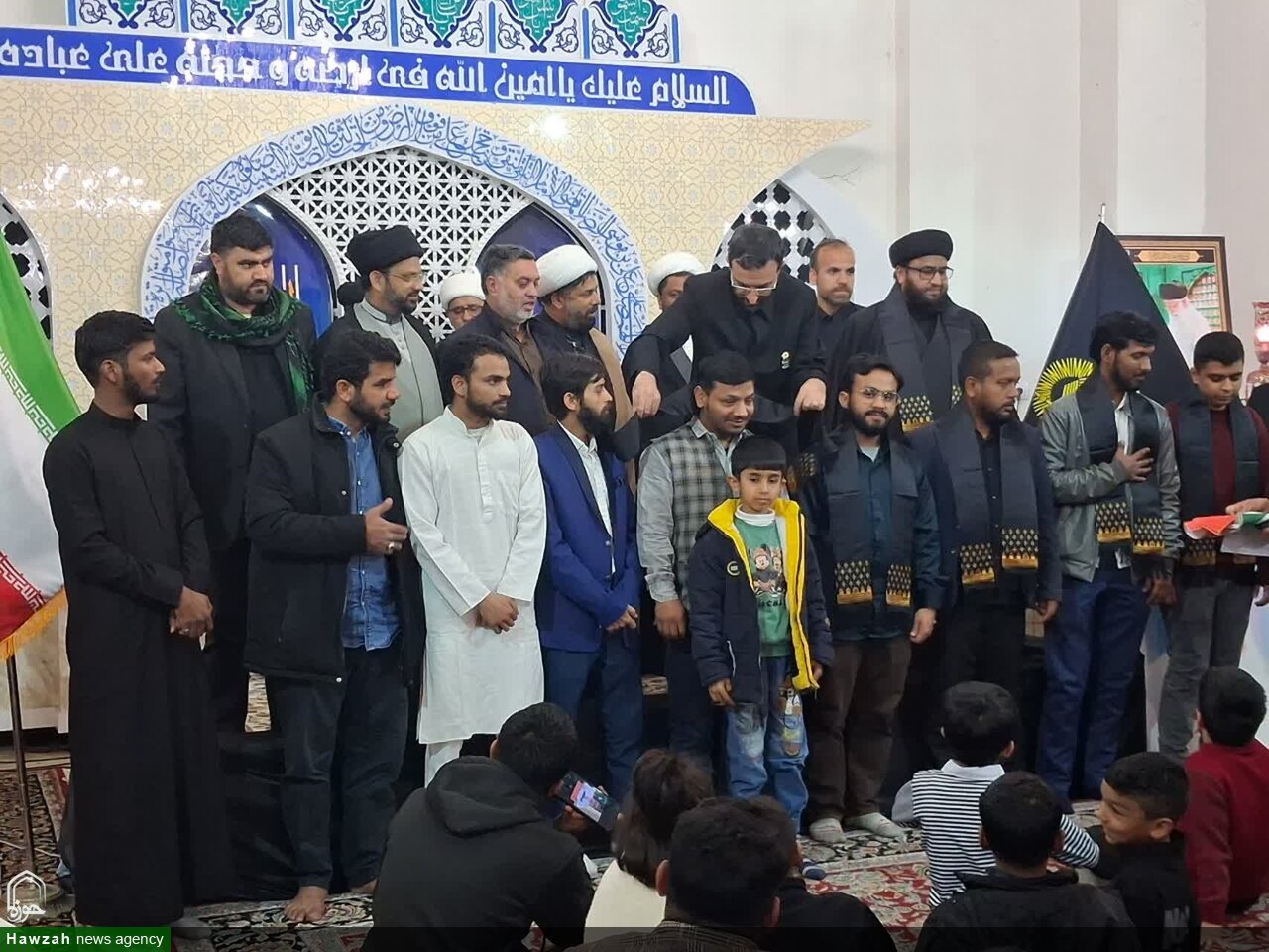 شب شعر زائران اردو زبان در رثای رهبر شهید برگزار شد