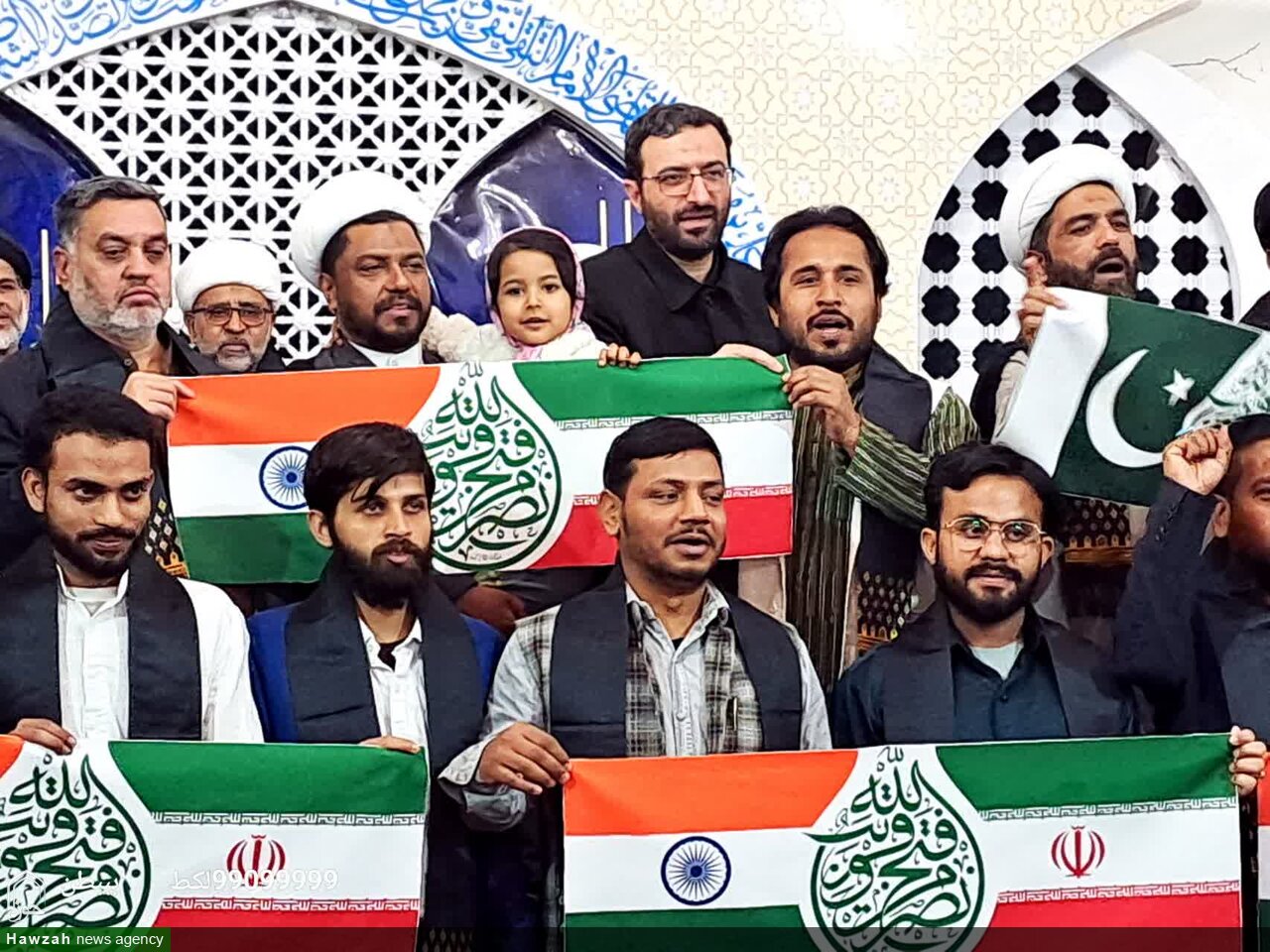 شب شعر زائران اردو زبان در رثای رهبر شهید برگزار شد