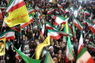 مردم ایستادند و ایران را در جهان سربلند کردند / صدا خُرد شدن آمریکا در دنیا شنیده می‌شود