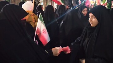 تصاویر/ فعالیت طلاب مدرسه علمیه مهدیه خنداب در موکب های جنگ رمضان