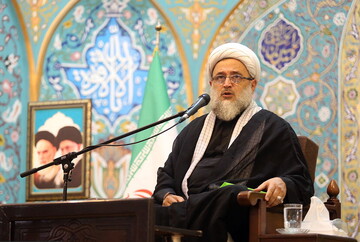 تربیت چهل‌ساله امام شهید، ملت را در برابر فتنه‌ها استوار کرد