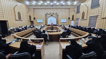 تصاویر/ نشست الهیات جنگ برای مداحان یزد