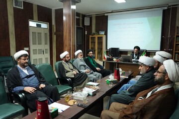 تصاویر/ نشست بررسی ماموریت‌های تبلیغی و تبیینی حوزه علمیه لرستان