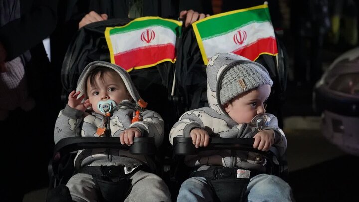 تصاویر/ خیابان های خوی در تسخیر حامیان انقلاب اسلامی