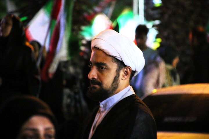 تصاویر/حضور کرمانی ها به همراه مهدی رسولی در شب چهل سوم