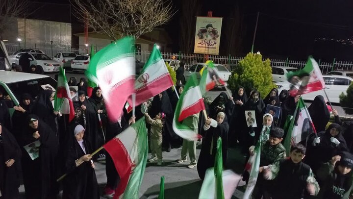 تصاویر / ادامه تجمع مردمی رینه لاریجان، در بیست و دوم فروردین