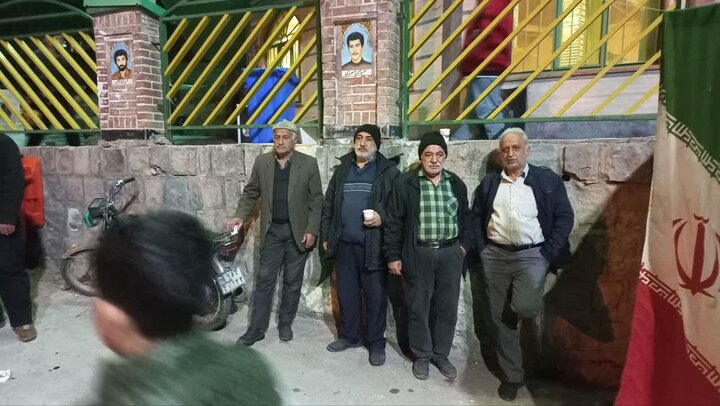 تصاویر / ادامه تجمع مردمی رینه لاریجان، در بیست و دوم فروردین