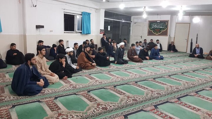تصاویر/ حلقه معرفتی اخلاقی _ سیاسی با بیان مدیریت محترم حوزه‌های علمیه‌ بابل