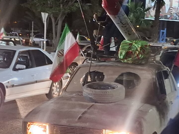 تصاویر/ کاروان خودرویی در پشتیبانی از جمهوری اسلامی ایران در خیابان های کاشان