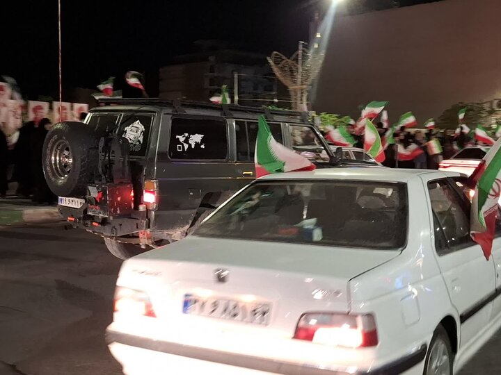 تصاویر/ کاروان خودرویی در پشتیبانی از جمهوری اسلامی ایران در خیابان های کاشان