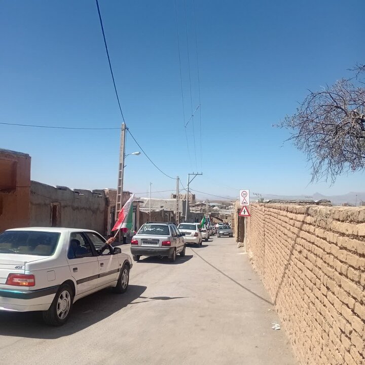 تصاویر/کاروان خودرویی و تجهیزات کشاورزی و دامداران روستاهای آرنجن،پنداس ، ورکان و تجره