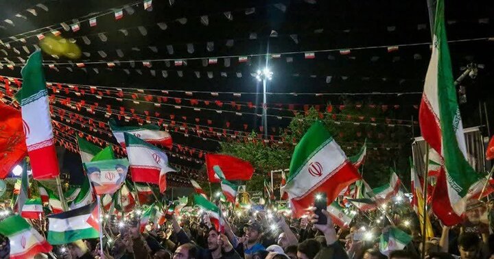 تصاویر / بزرگداشت شهید دکتر لاریجانی، از مفاخر و از چهره های ماندگار، در حماسه مردمی شهرستان ساری