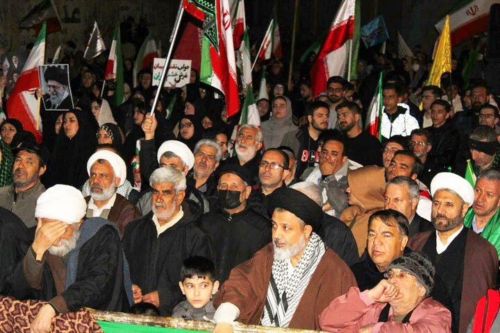 تصاویر/ تجمع مردم ماکو در حمایت از نظام اسلامی در چهل و دومین شب متوالی