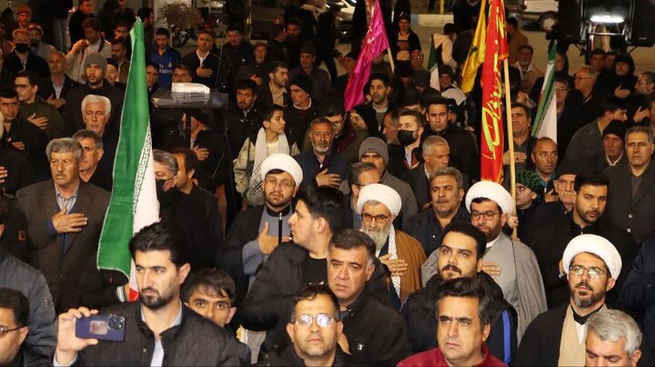تصاویر/ تجمع مردم چالدران در چهل و دومین شب متوالی در حمایت از نظام اسلامی