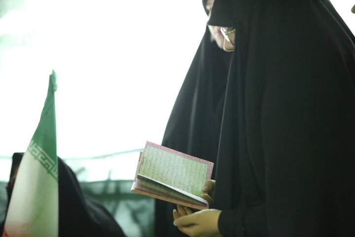 تصاویر/ چهل و دومین شب تبلور حماسه حضور و ایستادگی مردم غیور ارومیه و قرائت نماز استغاثه به امام زمان (عج)