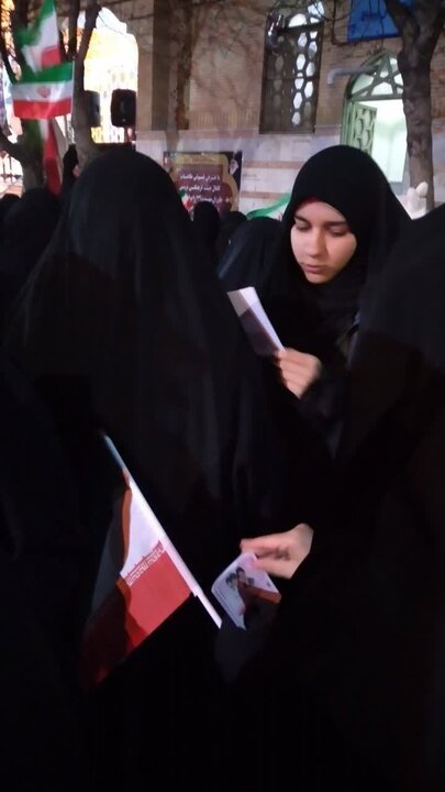تصاویر/فعالیت طلاب مدرسه علمیه مهدیه خنداب در موکب های جنگ رمضان
