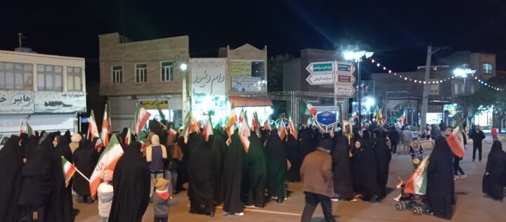 تصاویر/حضور مردم غرق‌آباد در میدان شهر و فعالیت طلاب در موکب های جنگ رمضان