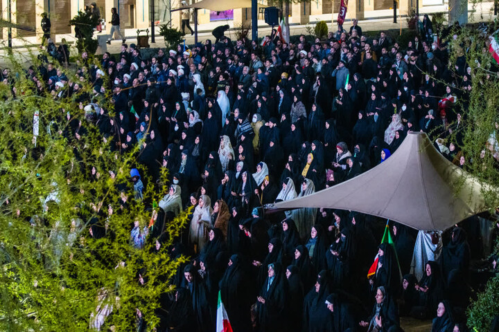 تصاویر/ اقامه نماز استغاثه به امام زمان(عج) در زنجان