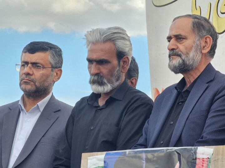 تصاویر / مراسم تشییع و تدفین پیکر مطهر برادران شهید پیرویسی در روستای رستم آباد شهرستان بویین زهرا