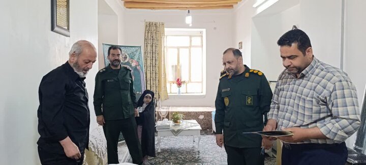 تصاویر/ دیدار مسئولان سپاه ناحیه شاهرود با خانواده معظم شهیدان «ابوالفضل حاج‌محمدی»،«میرکریمی»،«امیرحسین بختیاری» و «محمدرضا ابراهیمی»