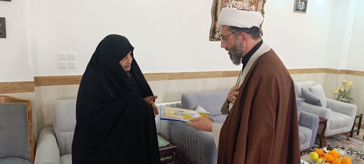 تصاویر/ دیدار مسئولان سپاه ناحیه شاهرود با خانواده معظم شهیدان «ابوالفضل حاج‌محمدی»،«میرکریمی»،«امیرحسین بختیاری» و «محمدرضا ابراهیمی»