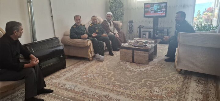 تصاویر/ دیدار مسئولان سپاه ناحیه شاهرود با خانواده معظم شهیدان «ابوالفضل حاج‌محمدی»،«میرکریمی»،«امیرحسین بختیاری» و «محمدرضا ابراهیمی»