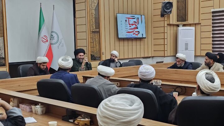 نشست الهیات جنگ برای مداحان یزد برگزار شد