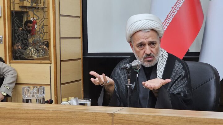 نشست الهیات جنگ برای مداحان یزد برگزار شد