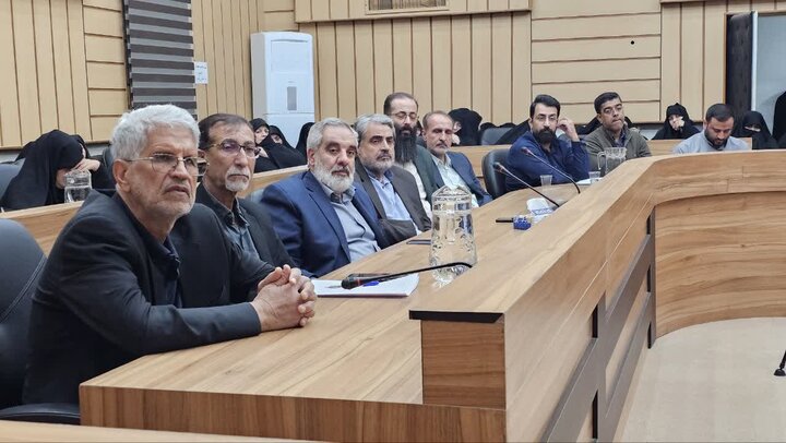 نشست الهیات جنگ برای مداحان یزد برگزار شد