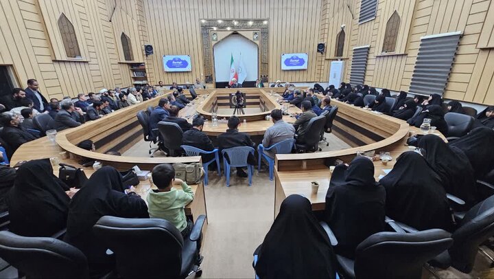 نشست الهیات جنگ برای مداحان یزد برگزار شد