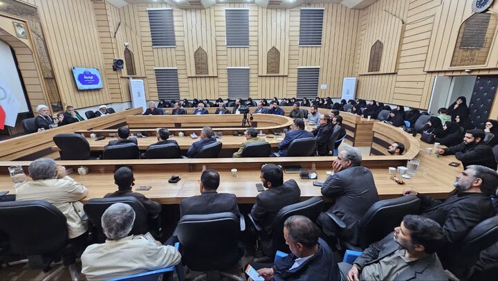 نشست الهیات جنگ برای مداحان یزد برگزار شد