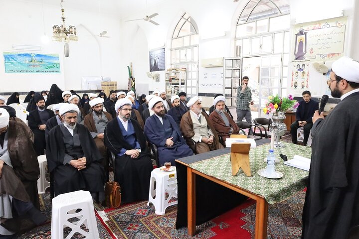 جلسه مبلغین و مبلغات بهشهر