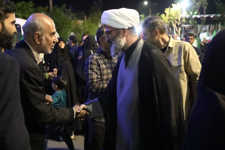 تصاویر/ گفتگوی صمیمانه اقشار مختلف مردم با نماینده ولی‌فقیه در استان سمنان