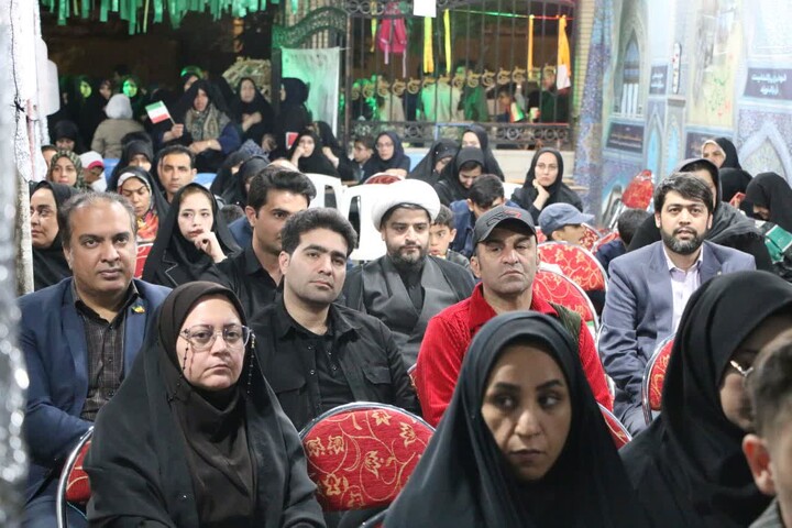 تصاویر/ حضور دانش‌آموزان با نیازهای ویژه در ششمین شب حسینیه "شجره طیبه" در سمنان