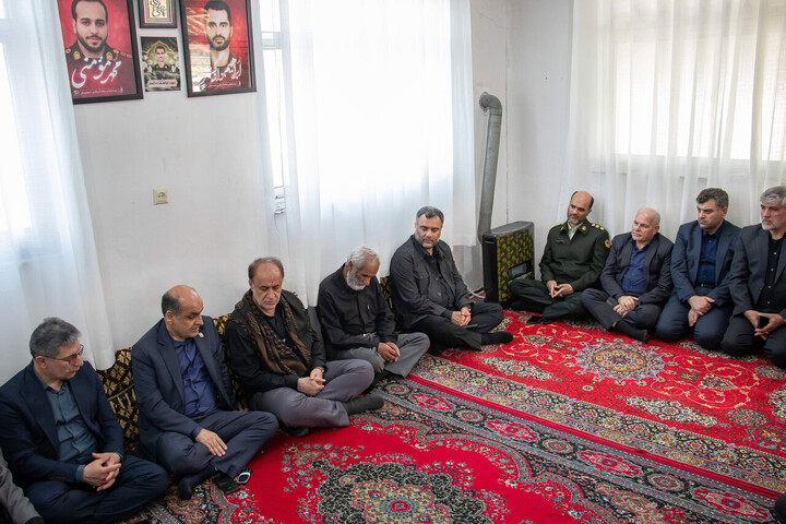 تصاویر/ دیدار نائب رئیس مجلس شورای اسلامی با خانواده شهید ابراهیم دادگستر