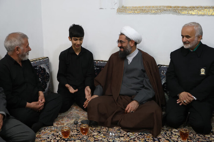 تصاویر / تجلیل نماینده ولی فقیه در استان همدان از خانواده شهدای جنگ رمضان
