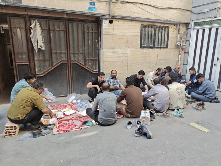 تصاویر/ خدمت رسانی گروه جهادی مؤسسه فرهنگی امیرالمومنین(ع) کاشان درتهران