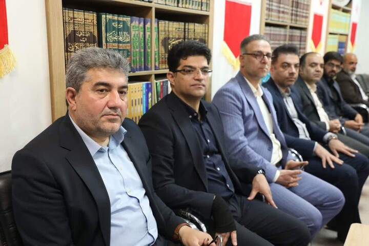 تصاویر/ دیدار جمعی از مدیران دستگاه‌های اقتصادی و بانک‌های استان با نماینده ولی فقیه در استان سمنان