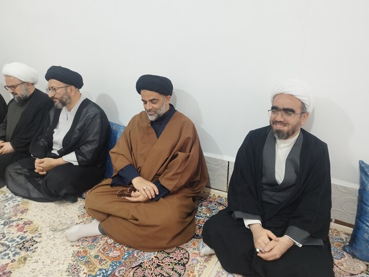 تصاویر/ دلجویی مدیر حوزه علمیه سیستان و بلوچستان از  خانواده شهید روحانی حجت‌الاسلام صادق محمودی در زهک