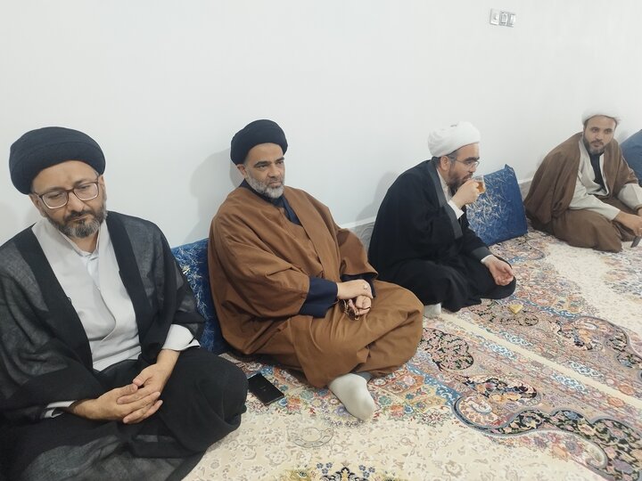 تصاویر/ دلجویی مدیر حوزه علمیه سیستان و بلوچستان از  خانواده شهید روحانی حجت‌الاسلام صادق محمودی در زهک