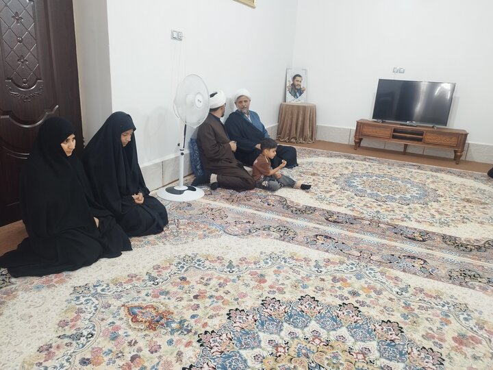 تصاویر/ دلجویی مدیر حوزه علمیه سیستان و بلوچستان از  خانواده شهید روحانی حجت‌الاسلام صادق محمودی در زهک