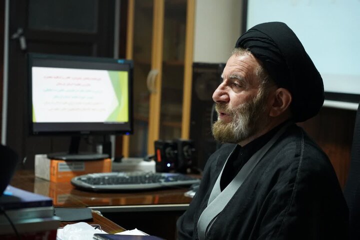 تصاویر/نشست بررسی ماموریت‌های تبلیغی و تبیینی حوزه علمیه لرستان