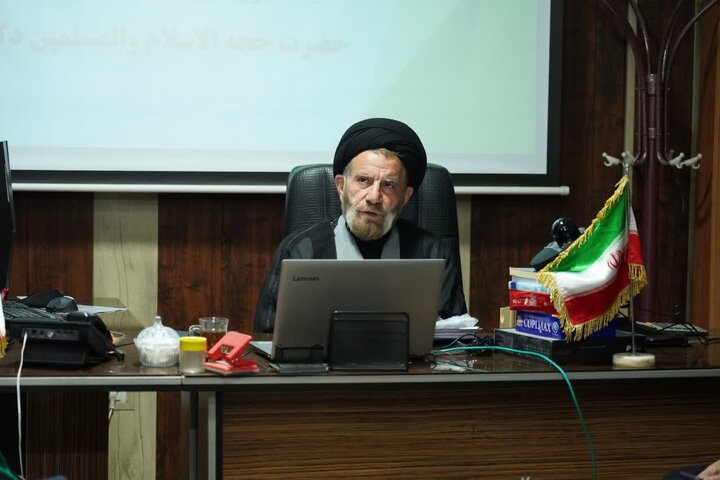 تصاویر/نشست بررسی ماموریت‌های تبلیغی و تبیینی حوزه علمیه لرستان
