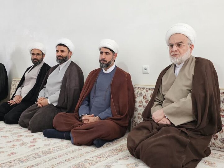 تصاویر/ دیدار نماینده ولی فقیه در کردستان با روحانیون شهرستان کامیاران