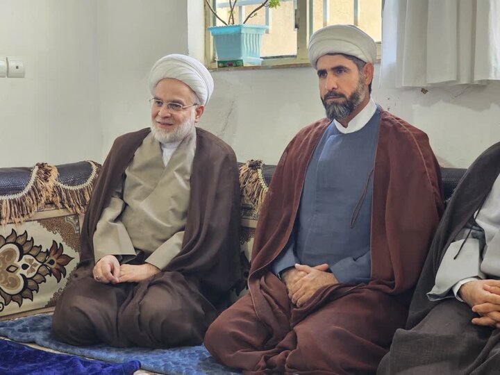 تصاویر/ دیدار نماینده ولی فقیه در کردستان با روحانیون شهرستان کامیاران
