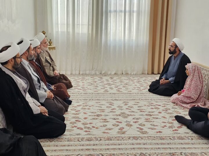 تصاویر/ دیدار نماینده ولی فقیه در کردستان با روحانیون شهرستان کامیاران