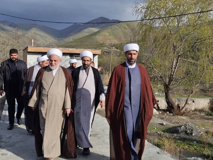 تصاویر/ دیدار نماینده ولی فقیه در کردستان با روحانیون شهرستان کامیاران