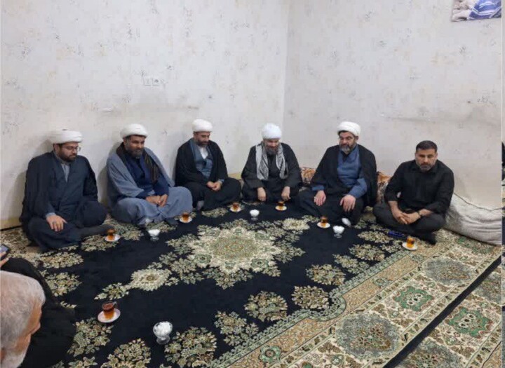 تصاویر/دیدار مدیر حوزه علمیه خوزستان با خانواده های شهدای جنگ تحمیلی سوم