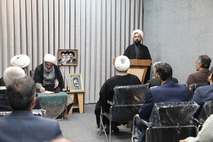 حوزه/ دیدار رئیس ستاد اقامه نماز استان سمنان با نماینده ولی‌فقیه در استان سمنان