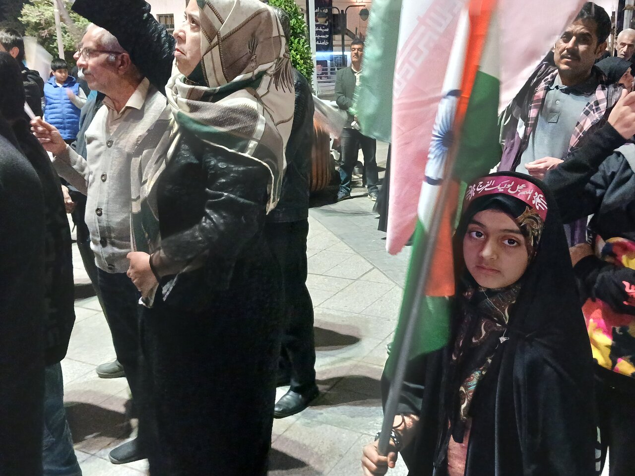 بیعت اردو زبان های مقیم مشهد با رهبرمعظم انقلاب اسلامی درعرصه میدان شهدا
